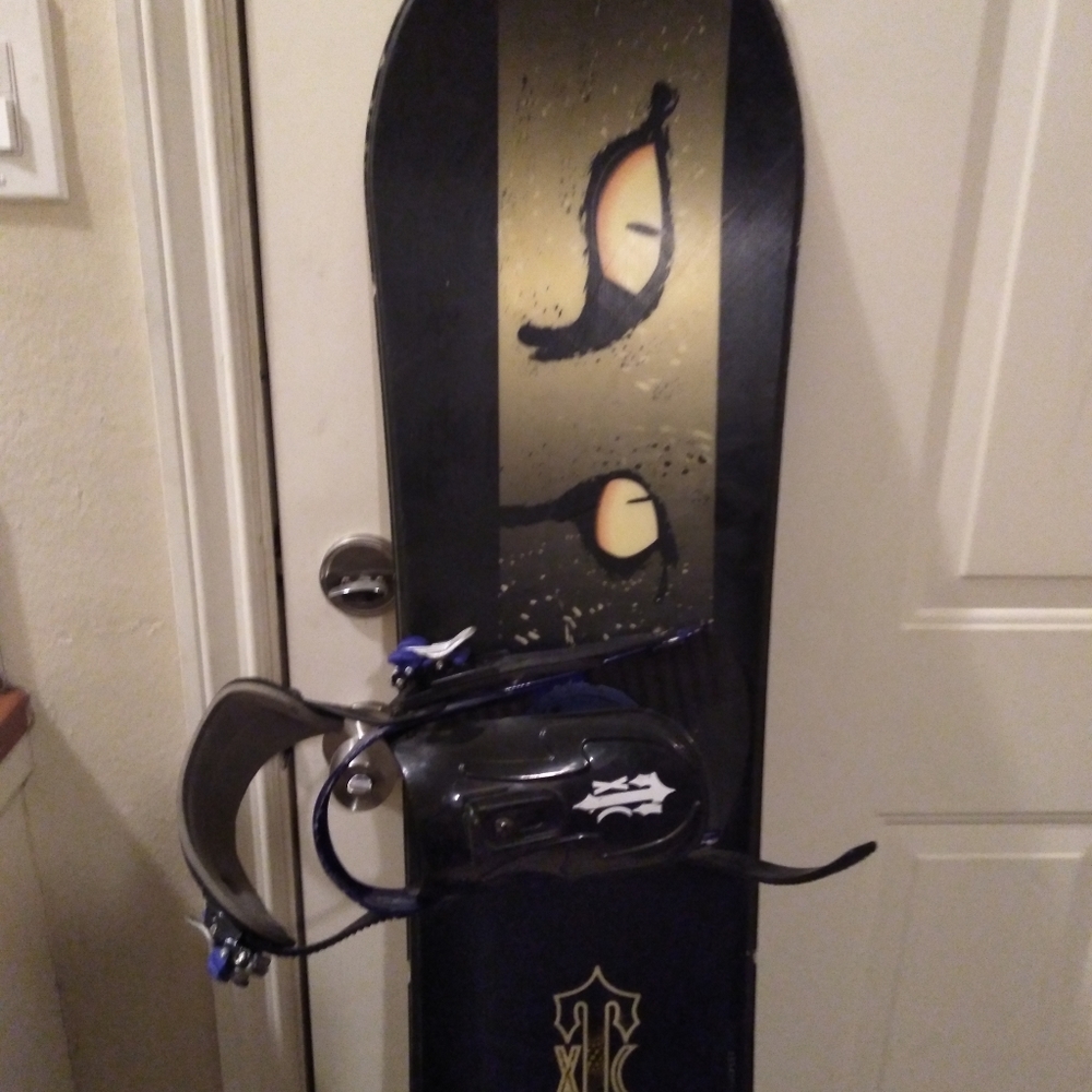 Snowboard with bindings